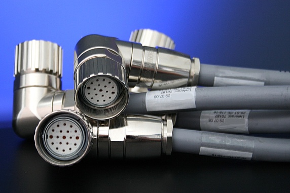 Industrial-Ethernet-Steckverbinder (z. B. CONINVERS) für Datenübertragung