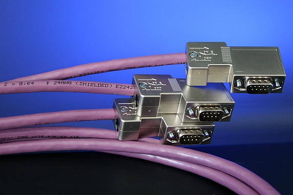 Profibuskabel mit D-Sub-Steckverbindern für industrielle Feldbuskommunikation